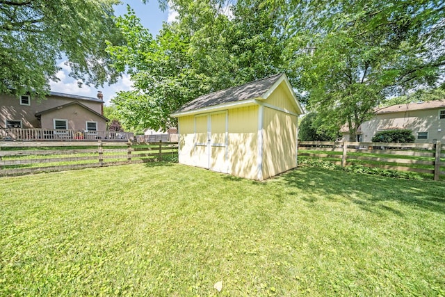 816 Coss Cir, Westerville, OH 43081 - fenced backyard featuring a shed