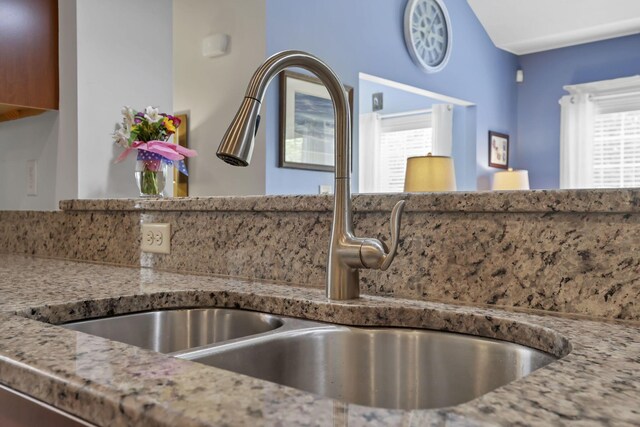 5685 Slater Rdg, Hilliard, OH 43026 - kitchen view of light stone countertops