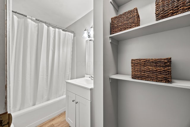 972 Weiant Ave, Newark, OH 43055 - full bathroom featuring vanity, shower / bath combo, and wood finished floors