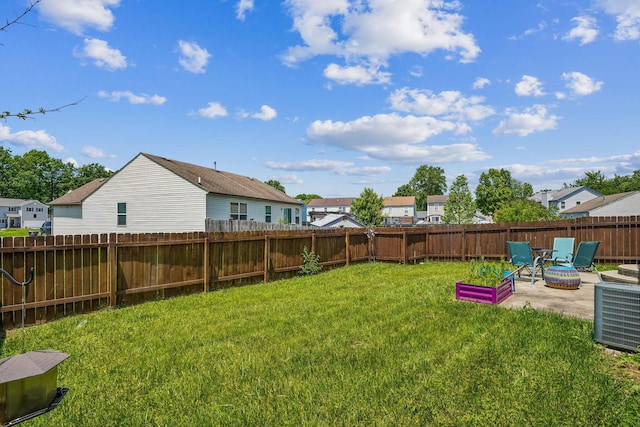 921 Harbinger Cir E, Columbus, OH 43213 - fenced backyard featuring a patio and a residential view