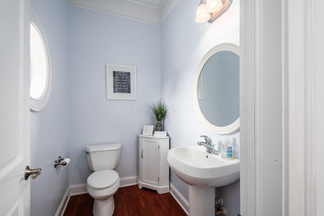 7212 New Albany Links Dr, New Albany, OH 43054 - bathroom with wood finished floors and crown molding