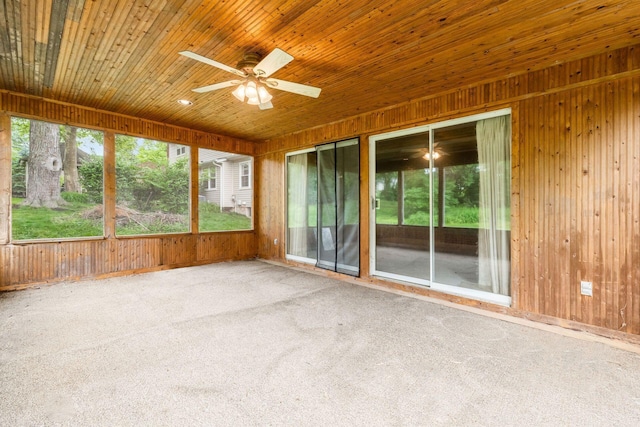 893 Singing Hills Ln, Columbus, OH 43235 - unfurnished sunroom featuring ceiling fan