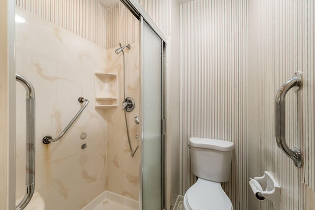 893 Singing Hills Ln, Columbus, OH 43235 - bathroom featuring a shower stall