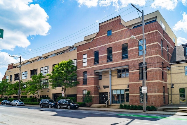 825 N 4th St Unit 215, Columbus, OH 43215 - view of building exterior