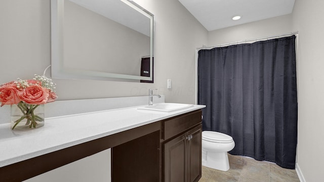 8145 Rhoderick Cir, Reynoldsburg, OH 43068 - bathroom featuring vanity and curtained shower