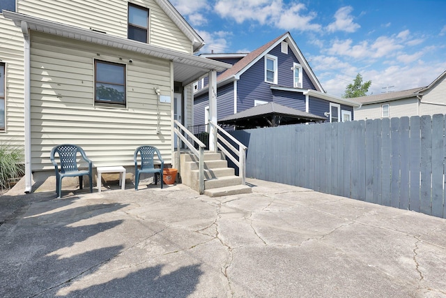 649 E 11th Ave, Columbus, OH 43211 - back of property with a patio