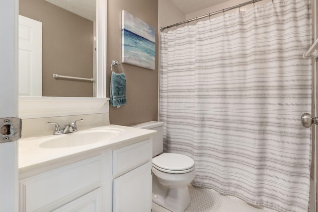 3381 Fishinger Mill Dr, Hilliard, OH 43026 - bathroom featuring vanity, a shower with curtain, and tile patterned flooring