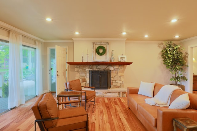 120 Hickory Ln, Lancaster, OH 43130 - living area with wood finished floors, a fireplace, recessed lighting, and ornamental molding