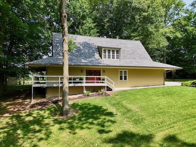 120 Hickory Ln, Lancaster, OH 43130 - view of front facade featuring a front yard and a chimney