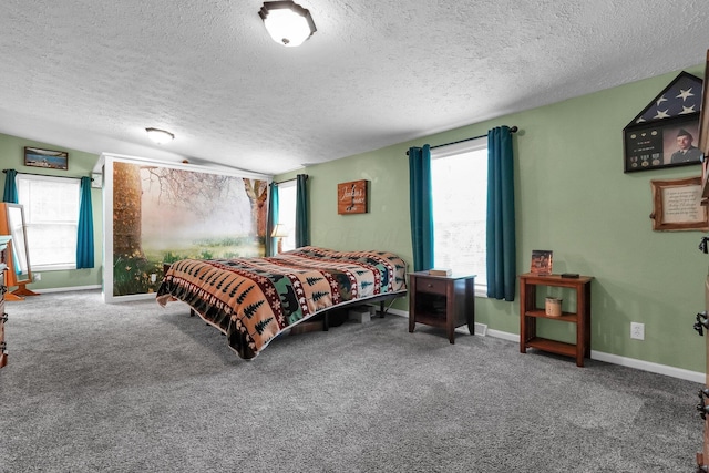 562 Bowman Ln, Chillicothe, OH 45601 - bedroom featuring a textured ceiling and carpet flooring