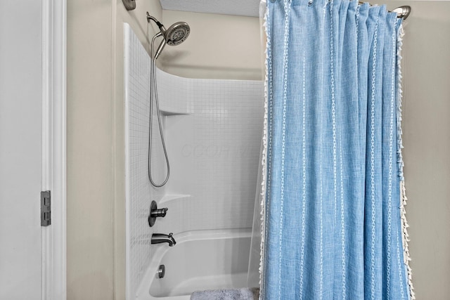 8438 Diversey Loop Unit 504, Blacklick, OH 43004 - full bath featuring shower / bath combo with shower curtain
