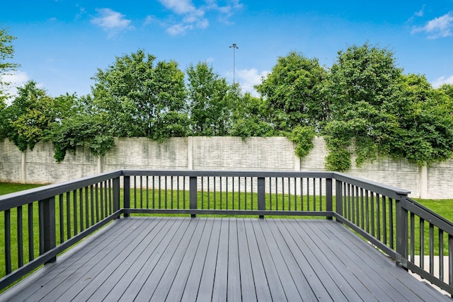 5350 Bittersweet Ct, Columbus, OH 43230 - wooden terrace featuring a fenced backyard