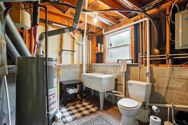 4860 Downing Dr, Columbus, OH 43232 - basement featuring gas water heater