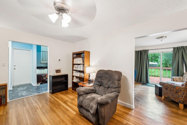 4750 Manitoba Ct, Columbus, OH 43229 - sitting room with light wood-style flooring and ceiling fan