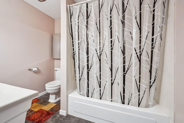 4750 Manitoba Ct, Columbus, OH 43229 - bathroom featuring shower / bath combination with curtain, a textured ceiling, and vanity
