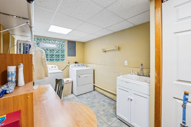 4750 Manitoba Ct, Columbus, OH 43229 - laundry area featuring electric panel and independent washer and dryer