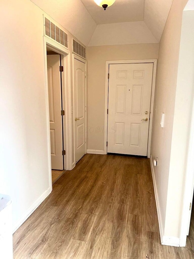 8061 Cranes Crossing Dr, Lewis Center, OH 43035 - entryway with wood finished floors and baseboards