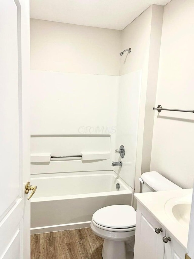 8061 Cranes Crossing Dr, Lewis Center, OH 43035 - full bathroom featuring vanity, bathtub / shower combination, and wood finished floors