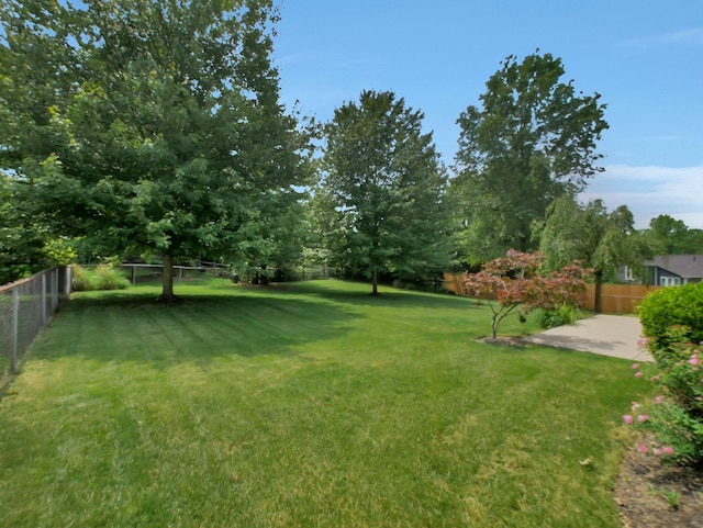1380 Hanbury Ct, Gahanna, OH 43230 - fenced yard with a patio area