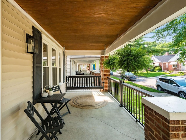 185 Frebis Ave, Columbus, OH 43206 - view of porch