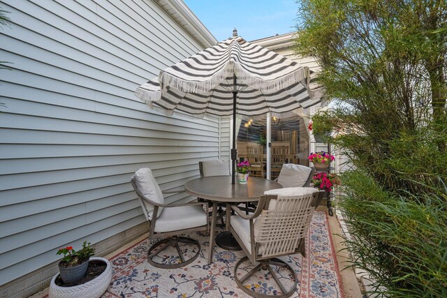 5431 Goose Falls Dr, Dublin, OH 43016 - view of patio / terrace with outdoor dining area