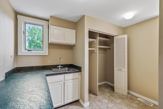 933 Creek Run Ct, Westerville, OH 43081 - washroom with a sink