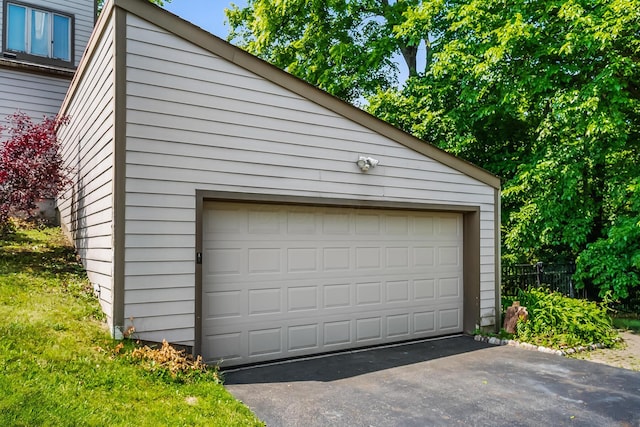 933 Creek Run Ct, Westerville, OH 43081 - view of garage