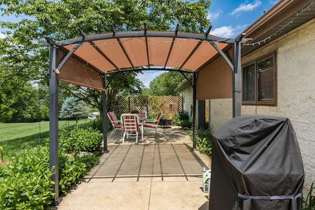 5795 Royalton Rd SW, Lancaster, OH 43130 - view of patio featuring grilling area and outdoor dining space