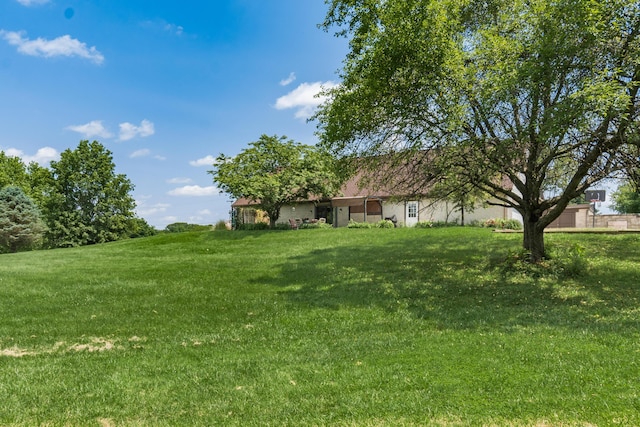 5795 Royalton Rd SW, Lancaster, OH 43130 - view of green lawn