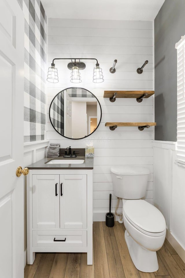 3984 Hill Park Rd, Hilliard, OH 43026 - bathroom featuring vanity and wood finished floors