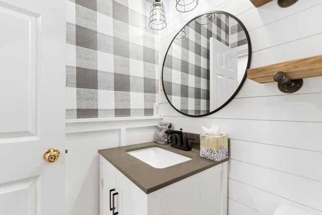 3984 Hill Park Rd, Hilliard, OH 43026 - bathroom featuring vanity