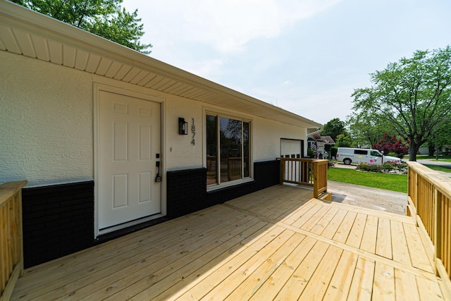 1874 Fleming Rd, Columbus, OH 43232 - view of wooden deck