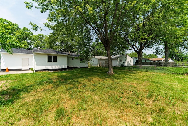 1874 Fleming Rd, Columbus, OH 43232 - view of yard