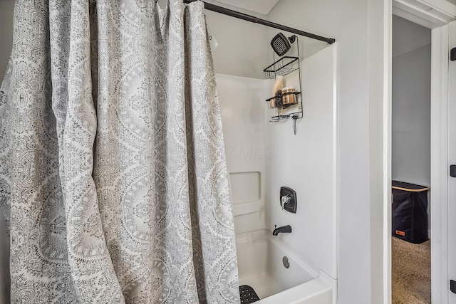 3956 Darby Park Rd, Hilliard, OH 43026 - full bath with shower / bath combination with curtain