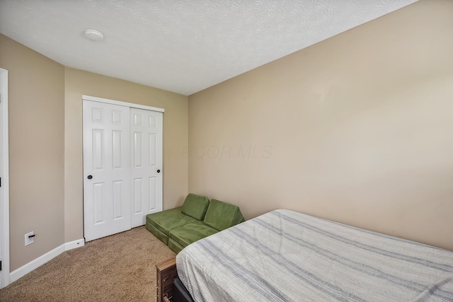 3956 Darby Park Rd, Hilliard, OH 43026 - carpeted bedroom with baseboards and a closet