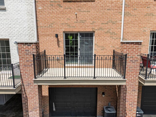 91 W Town St, Columbus, OH 43215 - wooden deck featuring a garage