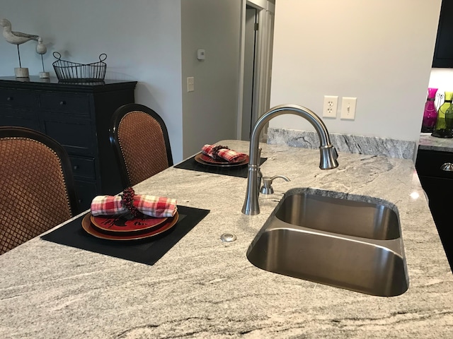 1427 Grogan Ave, Columbus, OH 43211 - dining area view of a sink