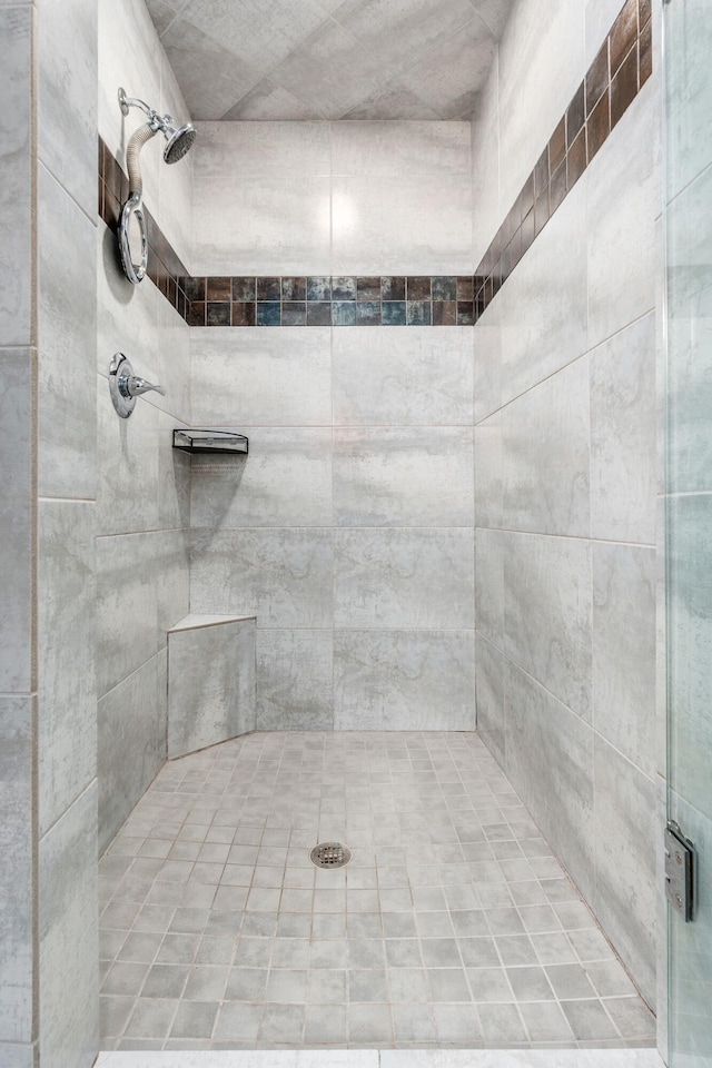 207 Ashbourne Rd, Bexley, OH 43209 - bathroom with a shower stall