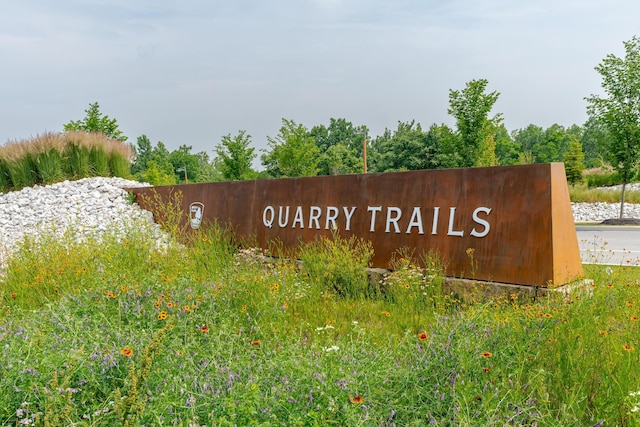 2891 Kobuk Dr Unit 301, Columbus, OH 43228 - view of community / neighborhood sign