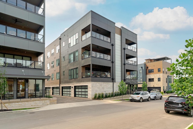 2891 Kobuk Dr Unit 301, Columbus, OH 43228 - view of apartment building / complex