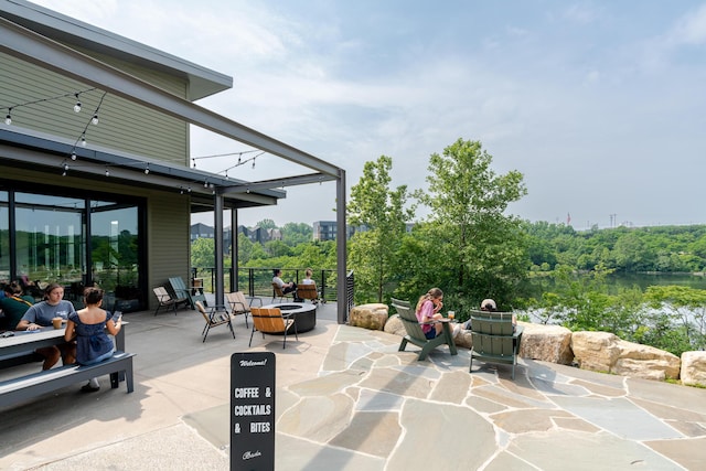 2891 Kobuk Dr Unit 301, Columbus, OH 43228 - view of patio / terrace