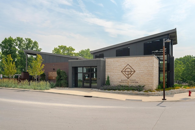2891 Kobuk Dr Unit 301, Columbus, OH 43228 - view of building exterior