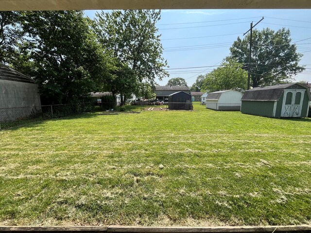 332 Baroness Way, Columbus, OH 43230 - view of yard with a storage shed