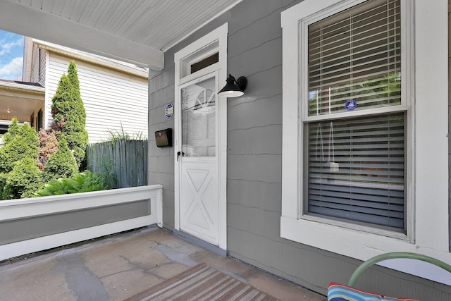 645 E 11th Ave Unit 643, Columbus, OH 43211 - property entrance featuring covered porch
