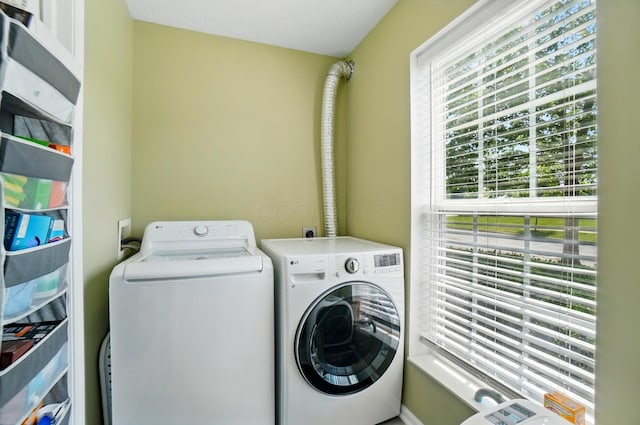 5346 Calypso Cascades Dr, Dublin, OH 43016 - washroom featuring washer and clothes dryer
