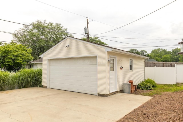 1845 N Columbus St, Lancaster, OH 43130 - view of detached garage