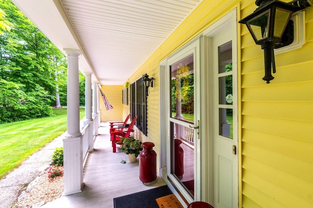 4563 Donithen Rd, Marion, OH 43302 - porch featuring a yard