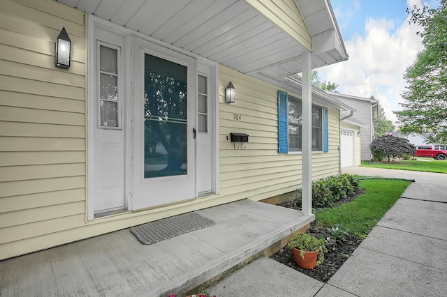 764 Towne Krier Ct, Newark, OH 43055 - doorway to property featuring a garage