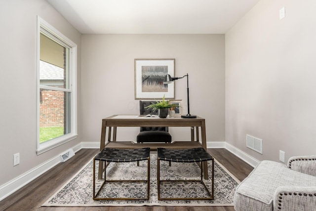 1120 Fairway Blvd, Columbus, OH 43213 - office space with wood finished floors and baseboards