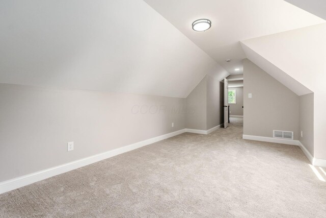 1120 Fairway Blvd, Columbus, OH 43213 - bonus room with light colored carpet and lofted ceiling